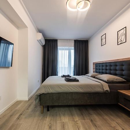 Vanda - Park-View Apartment With Private Balcony Bucharest Luaran gambar