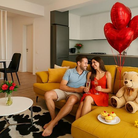 Vanda - Park-View Apartment With Private Balcony Bucharest Luaran gambar