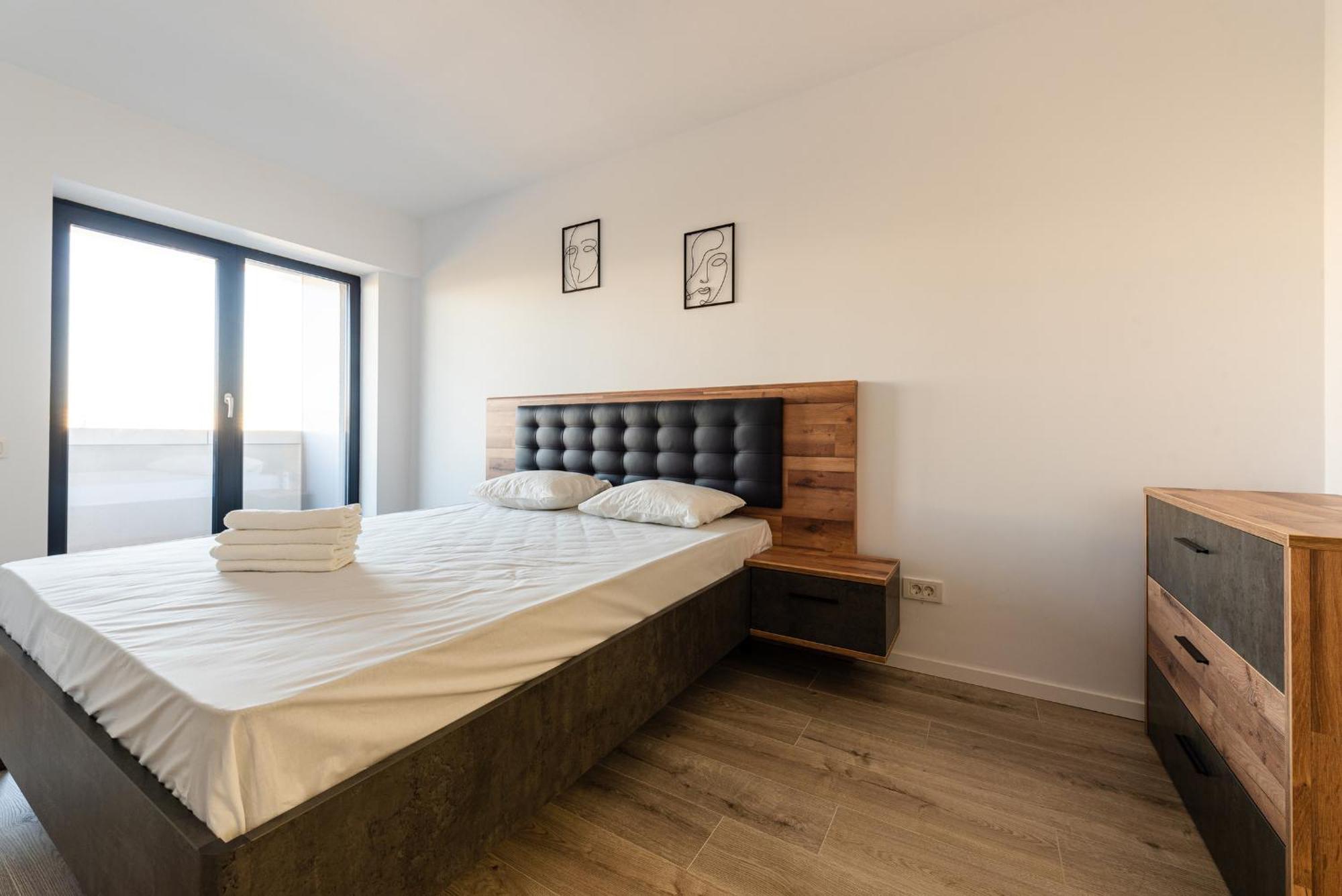 Vanda - Park-View Apartment With Private Balcony Bucharest Luaran gambar