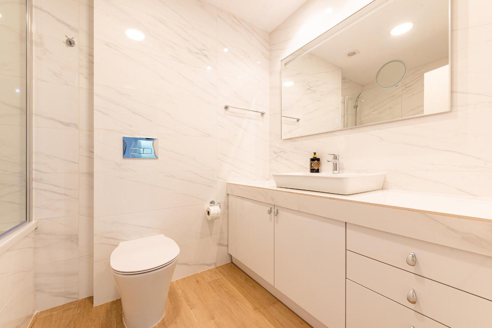 Vanda - Park-View Apartment With Private Balcony Bucharest Luaran gambar